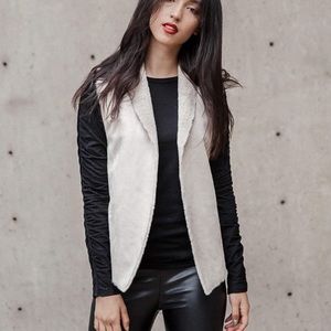 ❌SOLD❌NWOT Faux Suede & Fur Vest